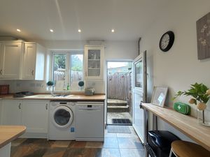Kitchen- click for photo gallery